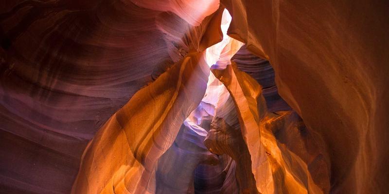 艺术涂鸦风格电商如何重塑老年生鲜配送：简化操作与关怀配送实践指南